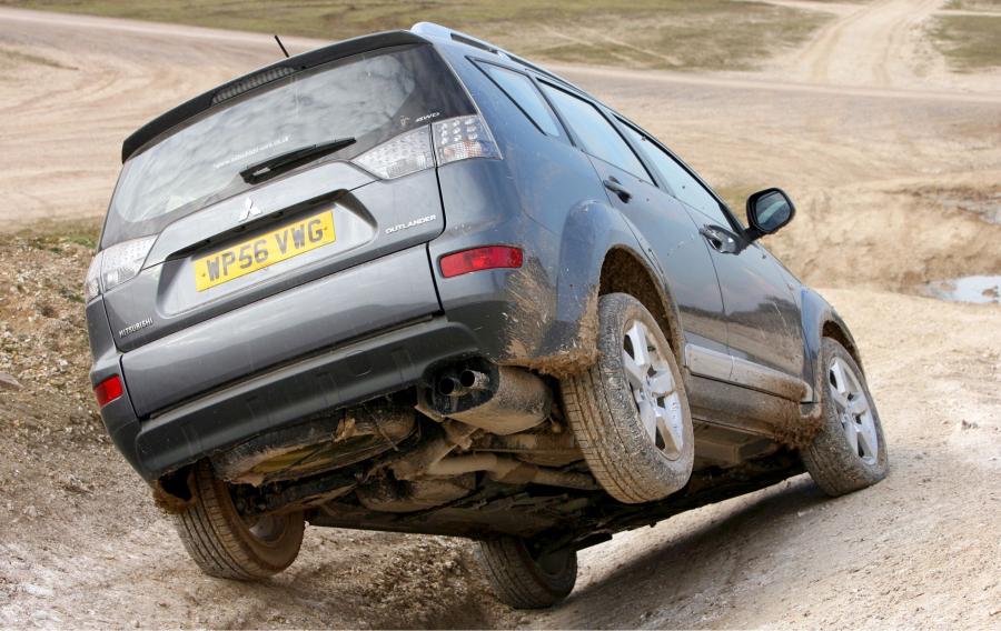  Mitsubishi Outlander 2005 года  (фото 29 из 77)